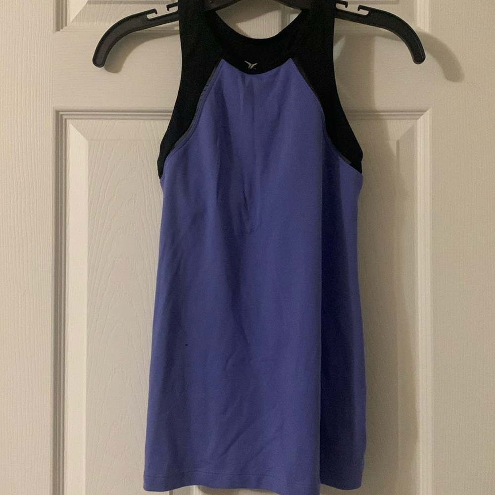 MAKE AN OFFER! Woman’s workout tank